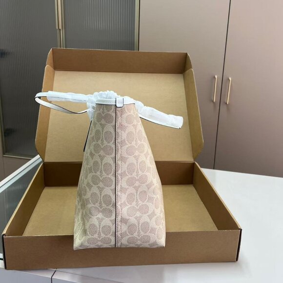 Coach City Tote Bag. size30×27 - Picture 6 of 7